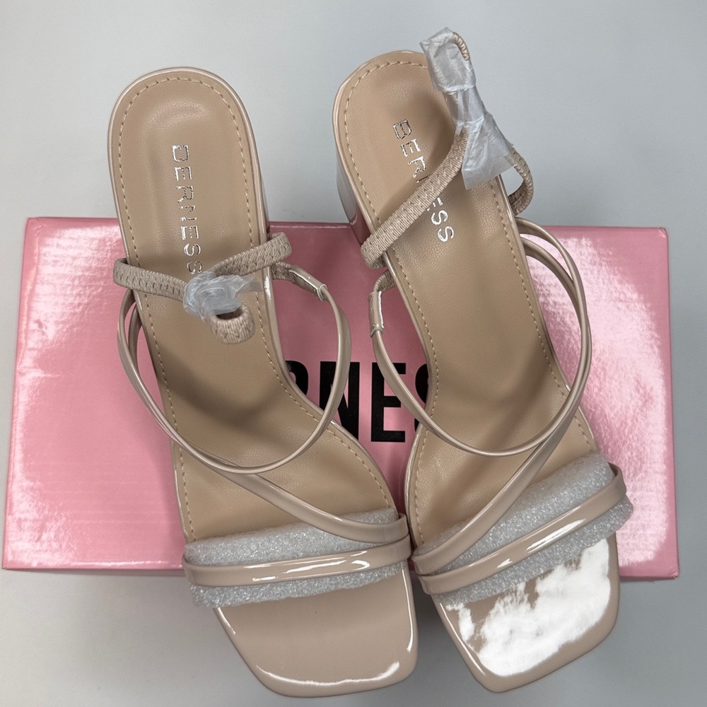 BERNESS Hattie Strappy Block Heel Sandals- Size 8- Beige - Picture 6 of 11